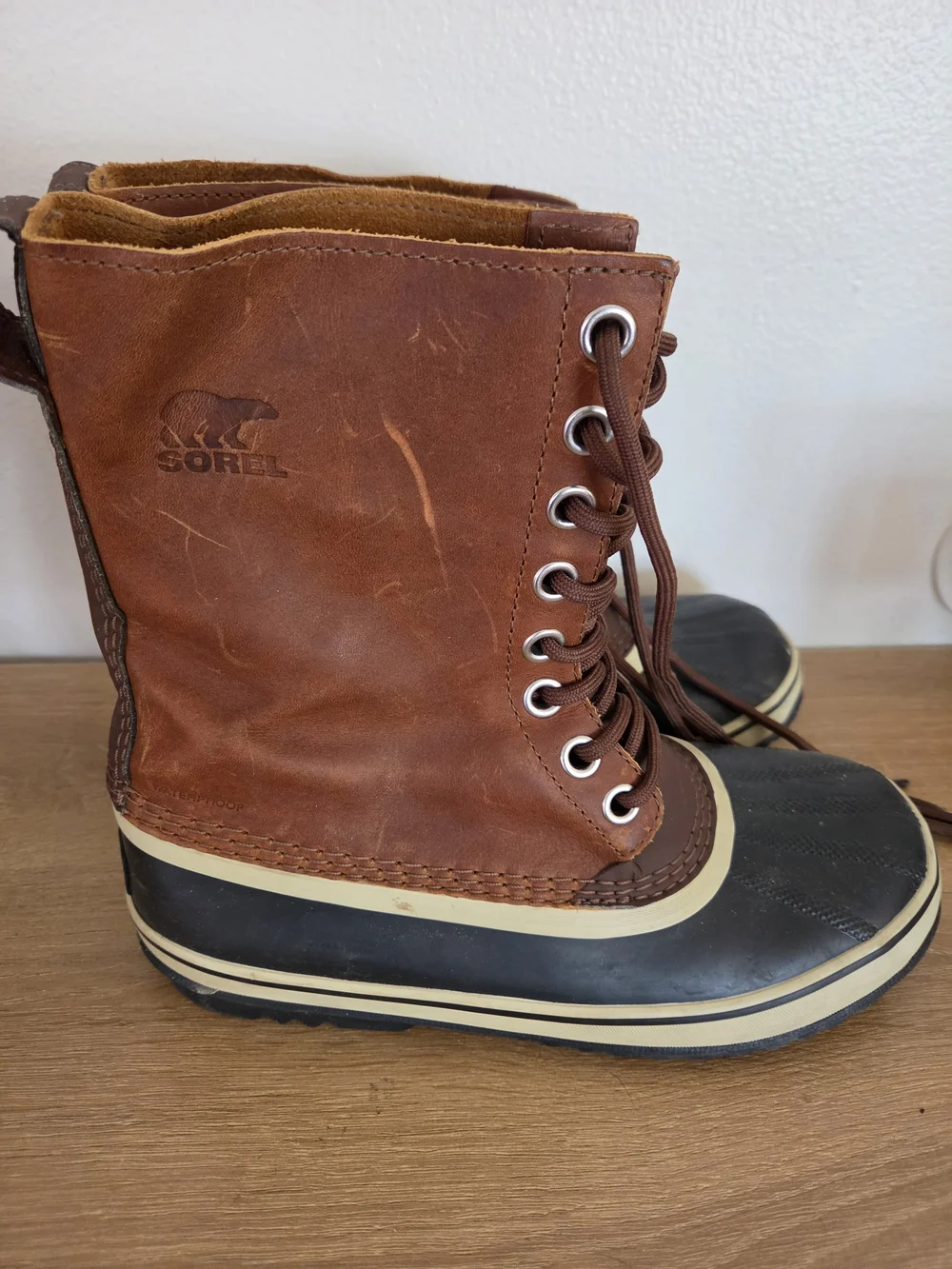 Sorel durable lace